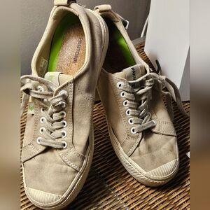 Pantone Cariuma Canvas Shoes